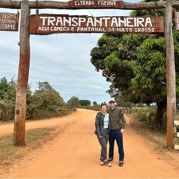 Hi I’m Chelsea! Like this to be notified when I go LIVE 🥰 - Picture 6 of 7